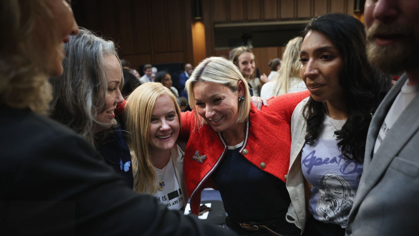 Survivor Epstein Kritik Rapat Blanche, China Hapus Dominasi AI Amerika