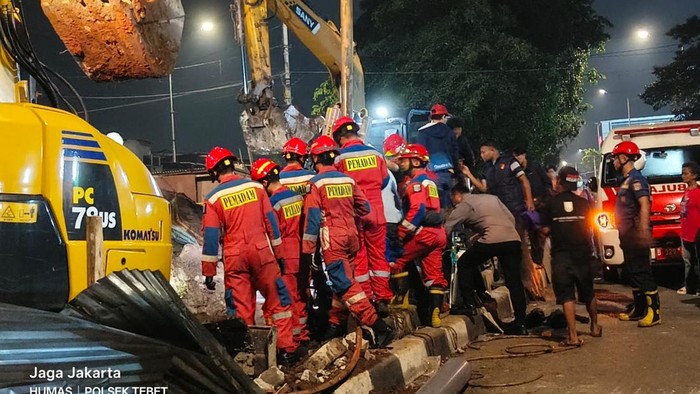 Kronologi Evakuasi Dramatis Bocah Terperosok di Lubang Sempit, Petugas Hadapi Sejumlah Kendala