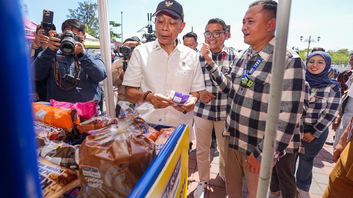 Gandeng Sari Roti, Kemensos Berdayakan 417 KPM Jadi Penjual Roti Keliling