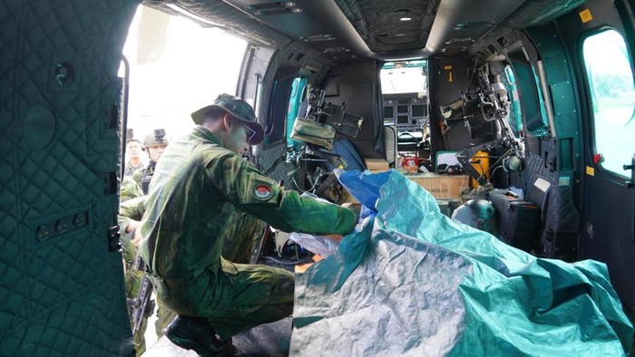 Jenazah Pilot AS Korban Kebrutalan KKB Diserahkan dengan Prosesi Militer di Jayapura