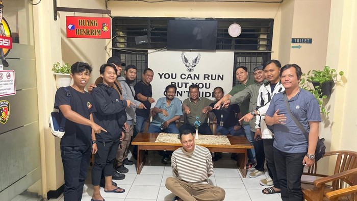 Bang Jago" Pengendara Ninja yang Pukul Pemotor di Jaksel Ditangkap!