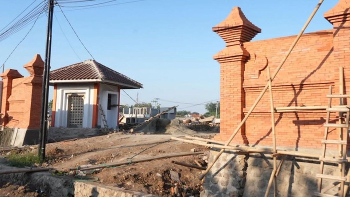 Gapura Ikonik Kesultanan Cirebon Sambut Sekolah Rakyat Standar Internasional