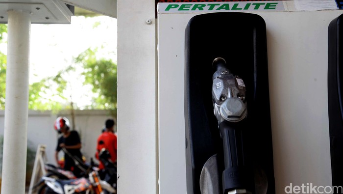 Kendaraan Nunggak Pajak di NTT Dilarang Isi BBM Pertalite, Cek Aturan Barunya