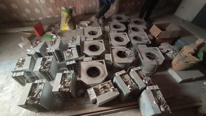 Potret Peralatan Server Diduga untuk Tambang Bitcoin Diamankan dari Ruko di Bekasi