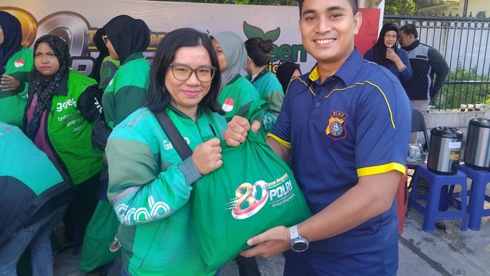 Polda Riau Resmikan Rest Area Khusus Ojol dan Salurkan Bantuan Sambut HUT Bhayangkara