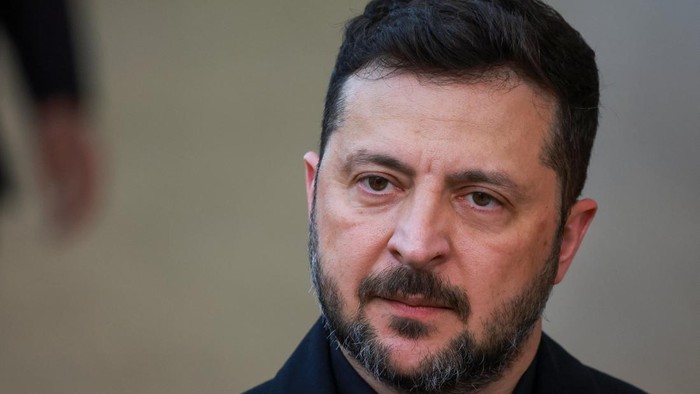 Zelensky Sebut Putin Tak Peka, Rakyat Rusia Antre BBM di Tengah Ambisi Perang yang Tersendat