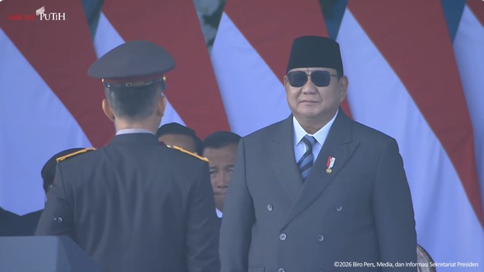 Prabowo Pimpin Upacara Hari Bhayangkara ke-80 di Cikeas, Inspeksi Pasukan Gunakan Maung