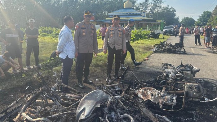 Truk dan Puluhan Motor Dibakar Warga dalam Konflik Lahan di Serdang Bedagai