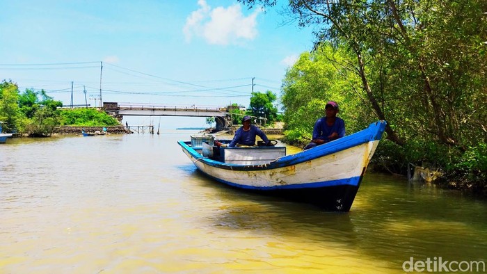 Nelayan Pandeglang Abaikan Status Siaga, Pilih Bertahan di Laut Demi Ekonomi