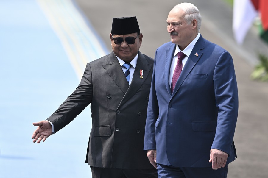 Momen Penghormatan di Landasan Udara