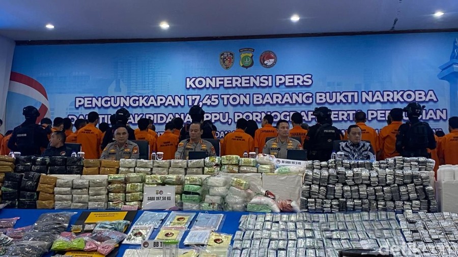 Polda Metro Jaya Bongkar Sindikat Narkoba Internasional, 15 Tersangka Diamankan