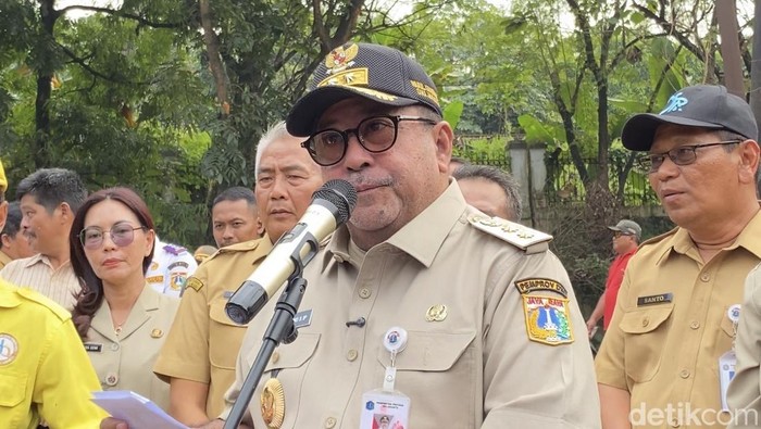 Jalan Mochtar Raya di Pesanggrahan Rusak, Rano Karno Pastikan Segera Turun Tangan