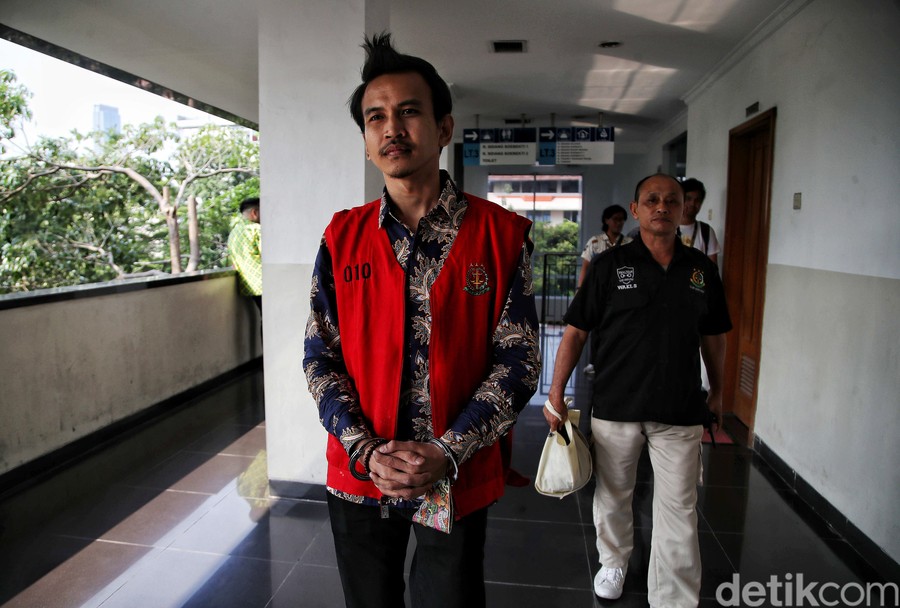 Merasa Tersinggung Perkataan ke Teman Wanita, Adam Deni Ngamuk di Ruko