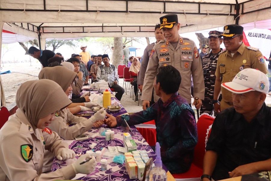 Bakti Sosial, Kesehatan, dan Religi Sambut Hari Bhayangkara ke-80