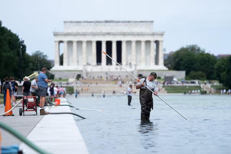 Trump Murka, Kolam Refleksi Monumen Lincoln Dikuras Akibat Aksi Vandalisme