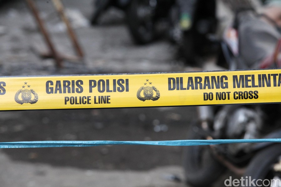 Hindari Motor Belok Mendadak, Pemotor Wanita Tewas Terlindas Truk di Jaksel