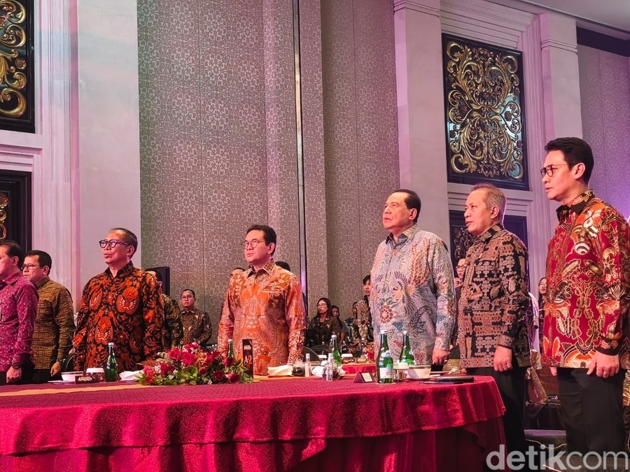 Badung, Beritatercepat.com - Malam penganugerahan Bali-Nusra Award 2026 resmi digelar di Grand Ballroom The Trans Resort Bali, Badung, Jumat (3/7/2026). Chairman Trans Corp, Chairul Tanjung, tampak hadir langsung dalam acara bergengsi ini.