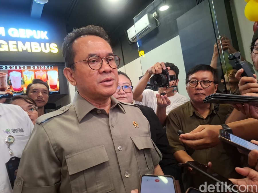 Pemerintah Kaji Alih Distribusi Minyakita ke Bulog dan ID Food