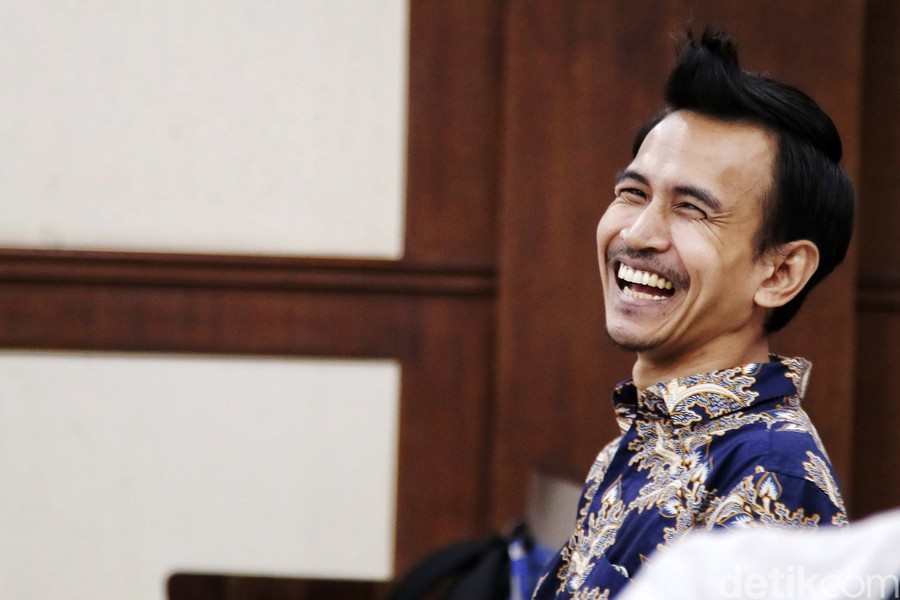 Selebgram Adam Deni Kembali Berurusan dengan Hukum, Kali Ini Pamer Airsoft Gun dan Rusak Ruko