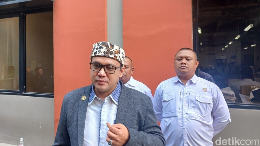 Sandy Tumiwa Tegaskan Tak Pernah Lalai Nafkahi Anak, Minta Tessa Kaunang Tak Lagi Ungkit di Publik