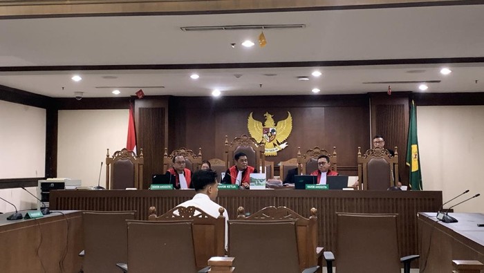 Duka di Pengadilan, Sidang Kasus Edit Screenshot Khariq Anhar Ditunda Usai Hakim Ketua Wafat