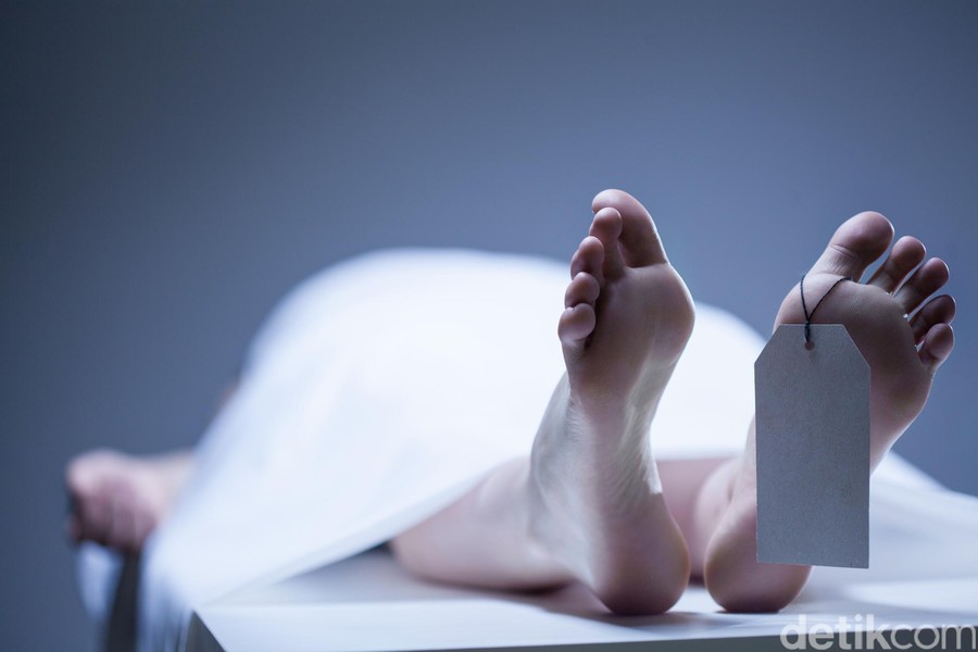 Damkar Jaktim Bantu Pemakaman Jenazah Pria dengan Bobot 250 Kg di Klender