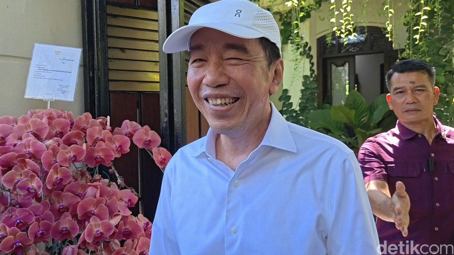 Jakarta - Presiden ke-7 Republik Indonesia, Joko Widodo, dikabarkan akan melanjutkan rangkaian safari politiknya dengan 
