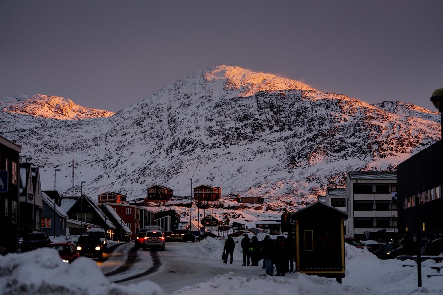Denmark Mulai Kerahkan Wajib Militer ke Greenland yang Diincar Trump