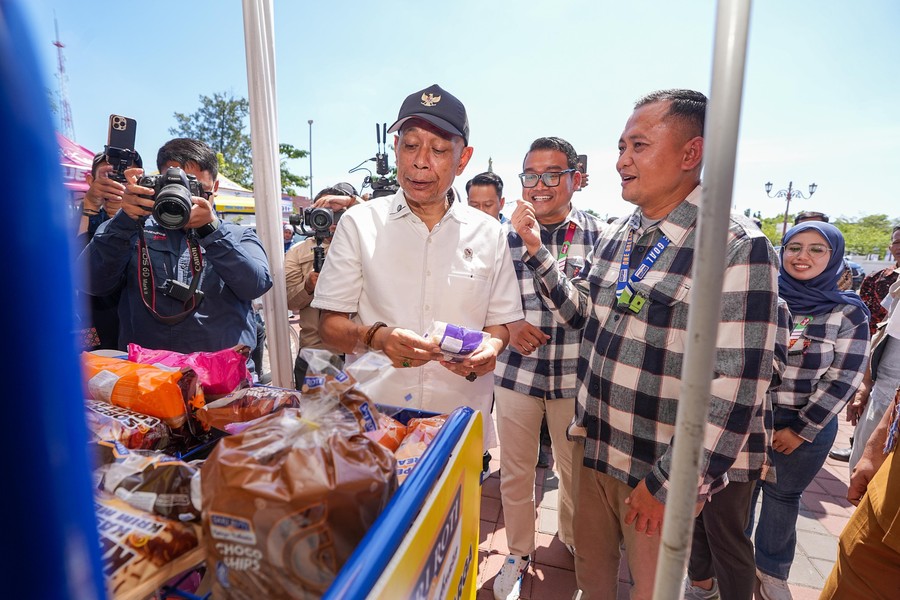 Kemensos dan Sari Roti Luncurkan Program Pemberdayaan Ratusan KPM Penjual Roti Keliling