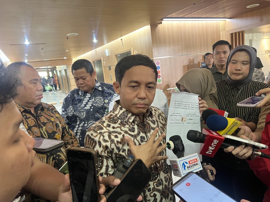 Menhut Raja Juli Resmi Laporkan Diri ke KPK Usai Insiden Amplop dari Bupati Kuansing