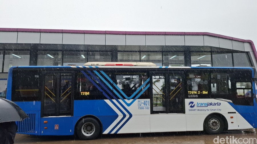 Simak! Perubahan Jalur Transjakarta di Terminal Blok M Mulai 21 Juni