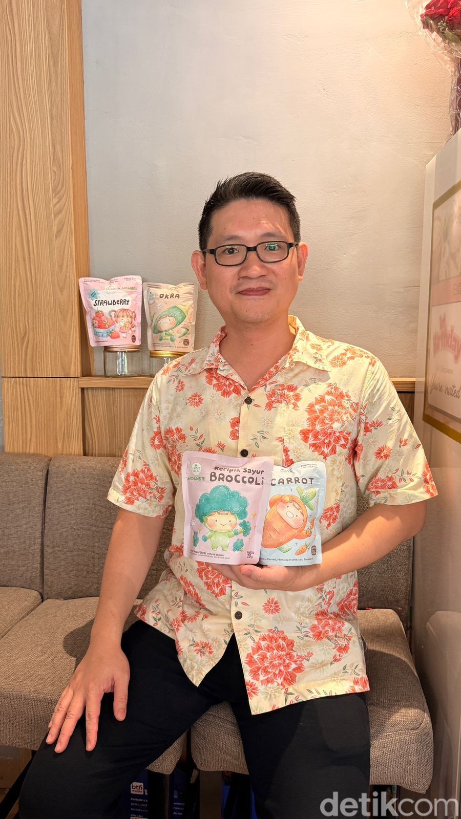 Dari Pegawai Bank hingga Sukses Raup Ratusan Juta dari Keripik Sayur