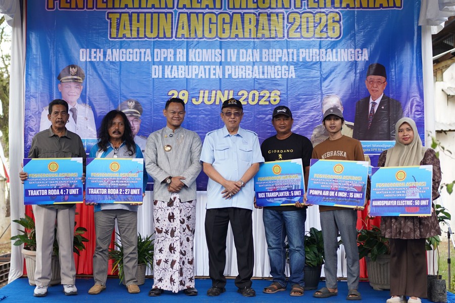 Legislator Gerindra Serahkan Bantuan Alsintan dan Sarana Perikanan untuk Petani Purbalingga