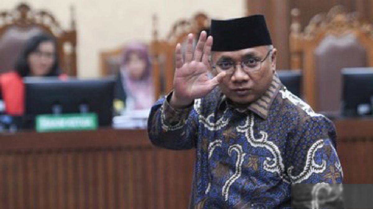 Mencuat ke Publik