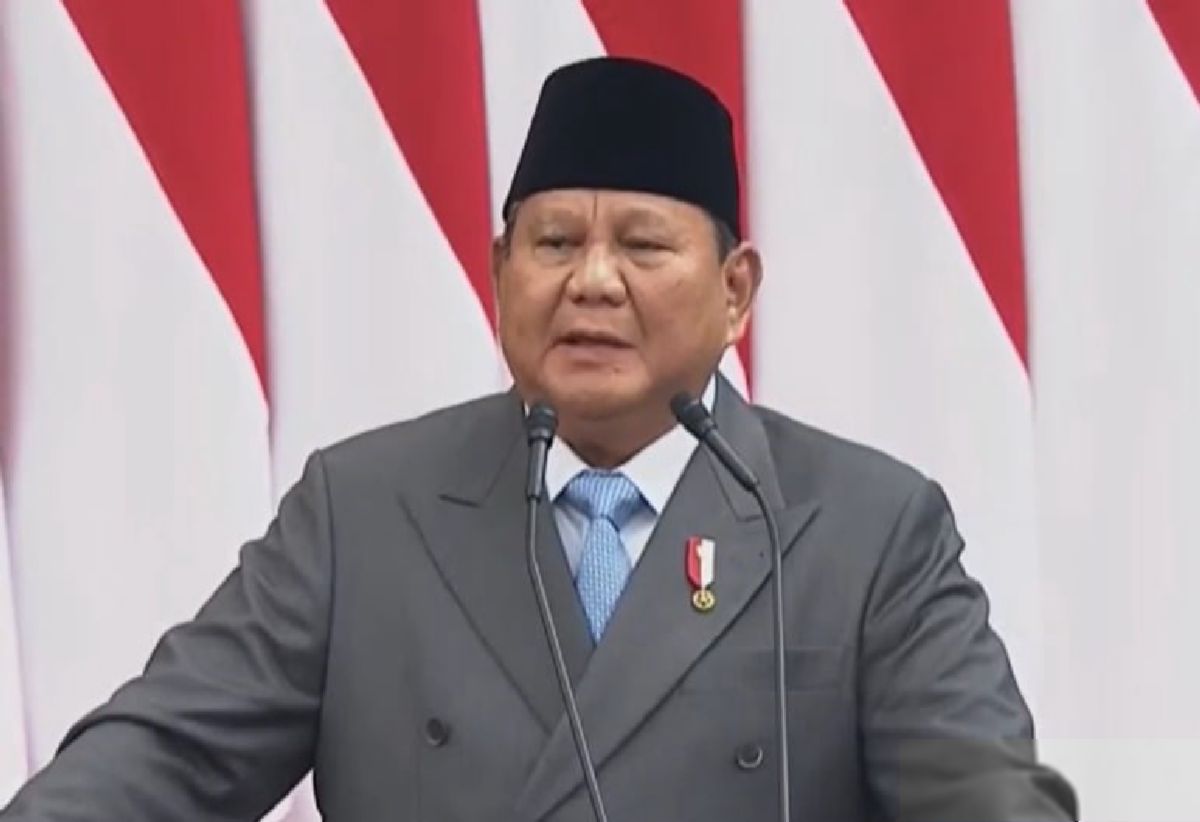 6(8) Serap(9) 1,4(10) Juta(11) Pekerja(12). 12 words. But no [NAMA/LOKASI] prefix. The