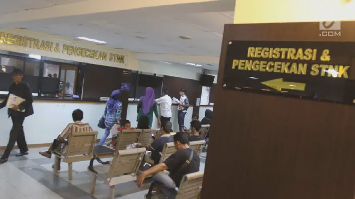 Saya perlu memperhatikan aturan. Pengguna meminta format reportase dengan timeline menggunakan narasi,