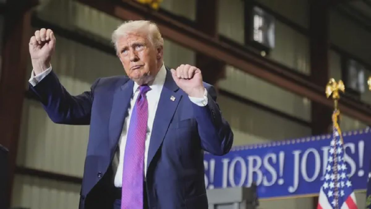 Trump Umumkan Tarif Baru Impor Teknologi pada 19 Februari