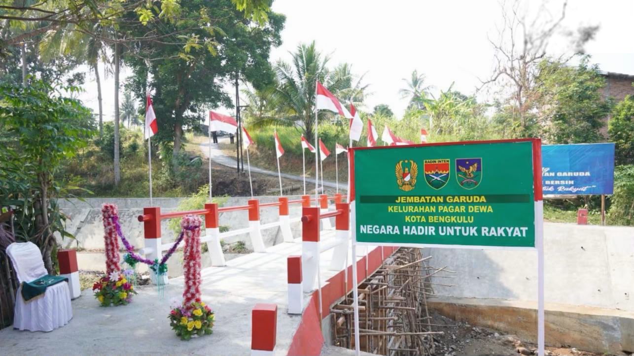 PAGAR DEWA — Presiden Prabowo Resmikan Jembatan Garuda Secara Serentak