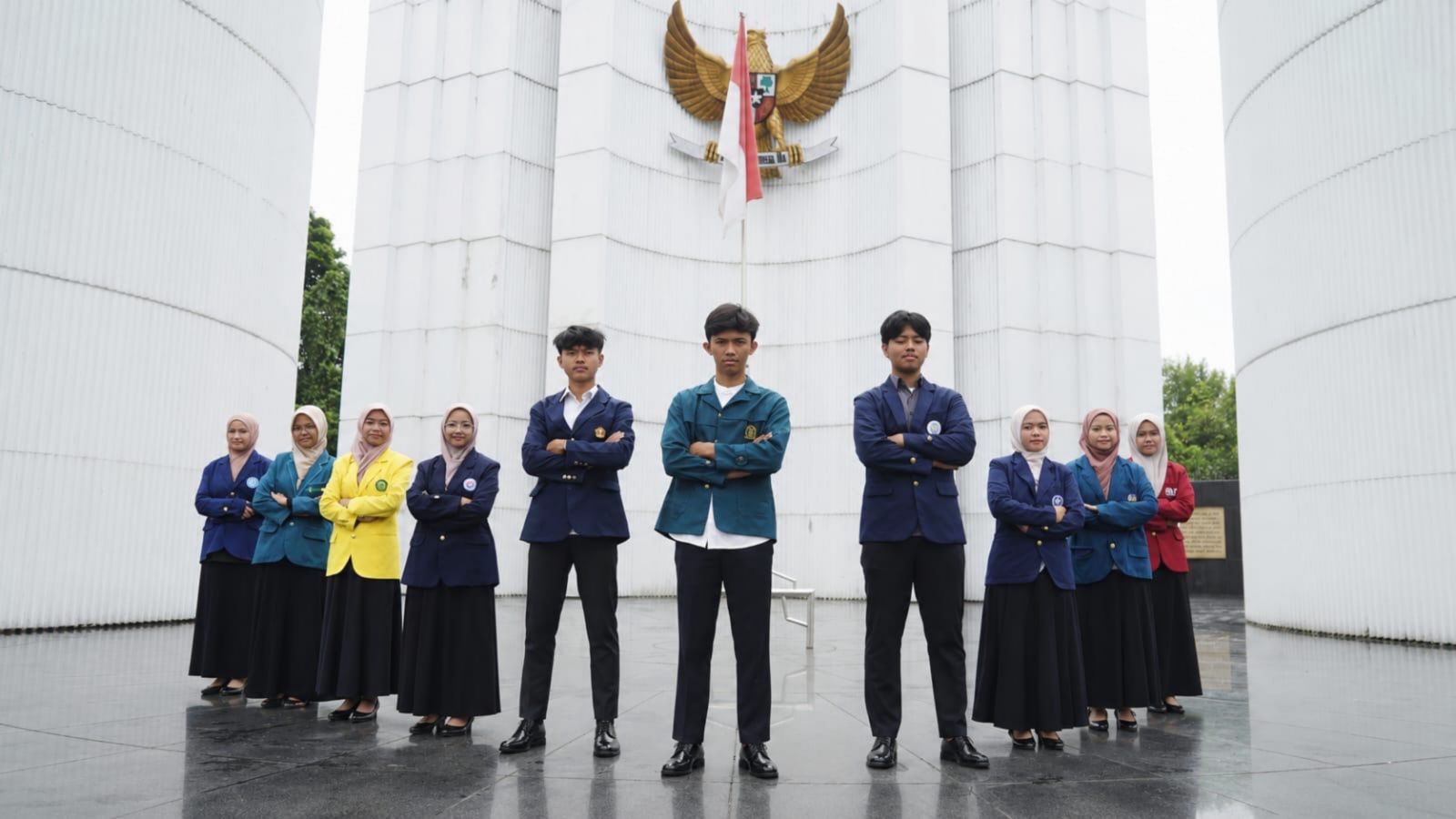 Wait, I should check: Beritatercepat.com style. The user said "Gaya journalistic." So