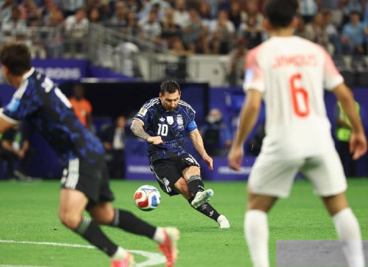 FIFA Setujui Jersey Biru Tua Argentina Lawan Inggris
