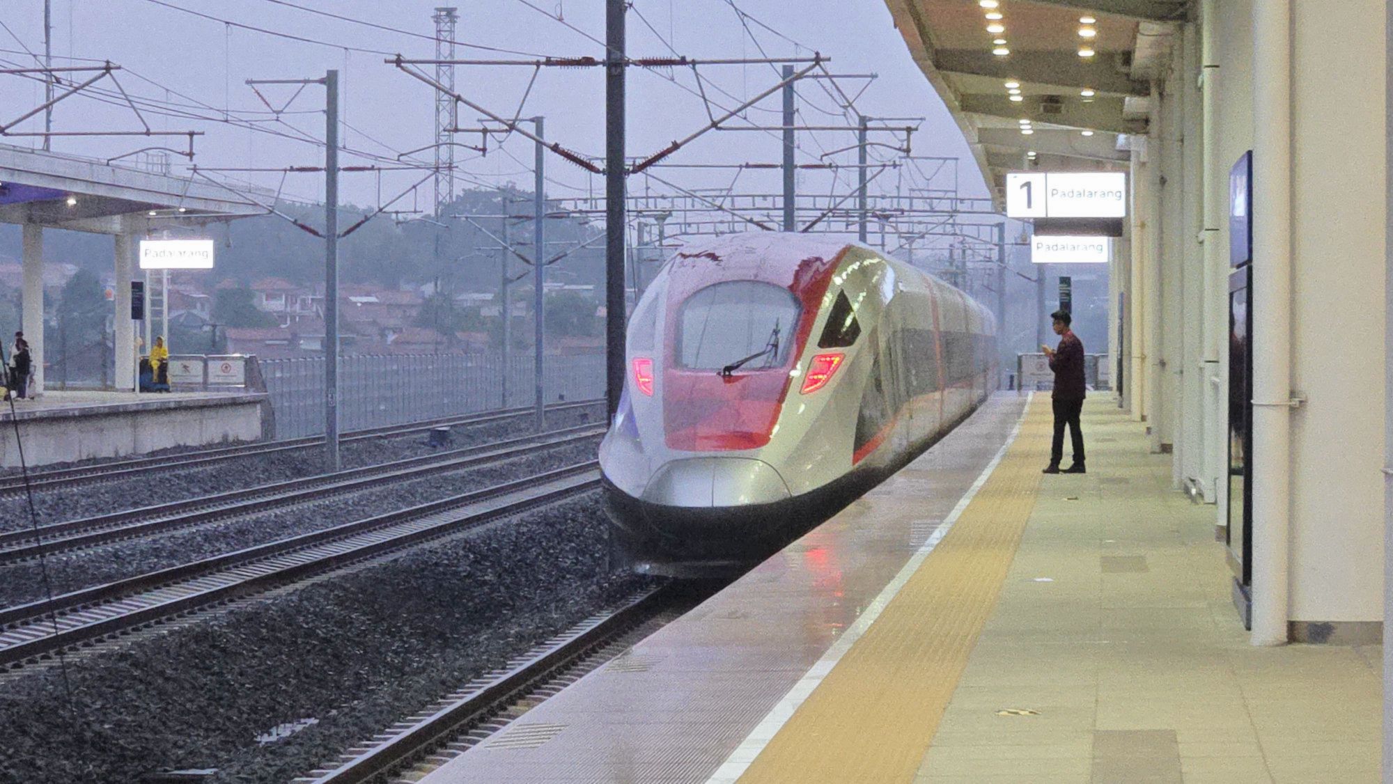 JAKARTA — Kerugian Whoosh Tembus Rp 4 Triliun, Komitmen Awal Proyek Harus Diusut