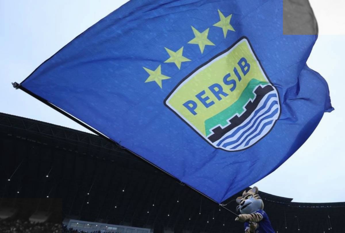 Rotasi Skuad  Terbatas pada pemain yang ada  Fleksibel dengan tambahan amunisi baru