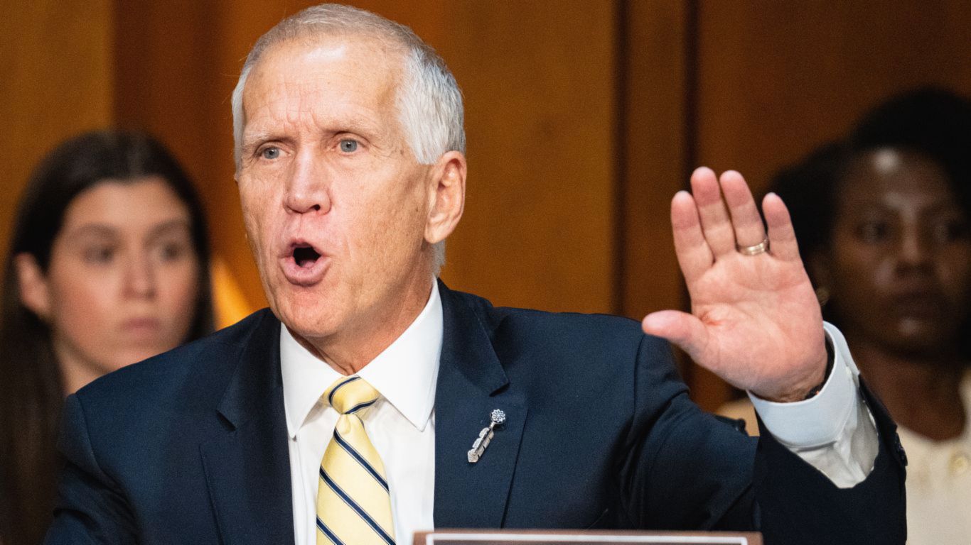 Senator Tillis Tahan Suara Konfirmasi Jaksa Agung Blanche
