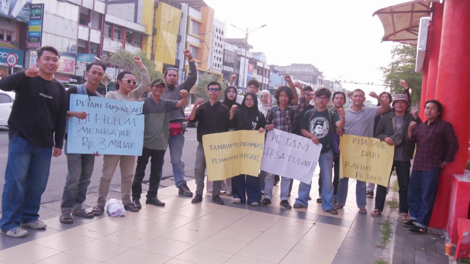 Tanjung Sakti — Tiga Petani Hadapi Eksekusi Rumah, Aksi Solidaritas Meluas