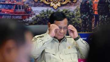 Prabowo Dorong Inovasi Pemadaman Karhutla yang Ramah Lingkungan